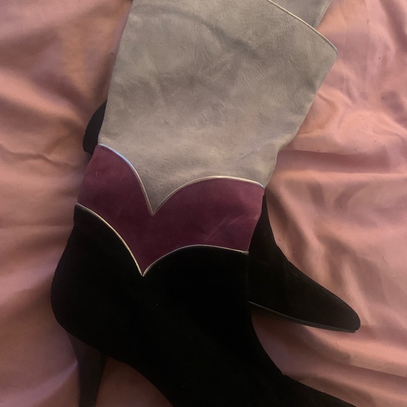 Wow boots check them out - Picture 9 of 10